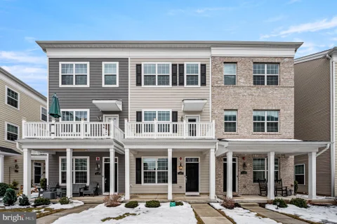 127 Gaslight Alley, Bensalem, PA MLS: PABU2114346