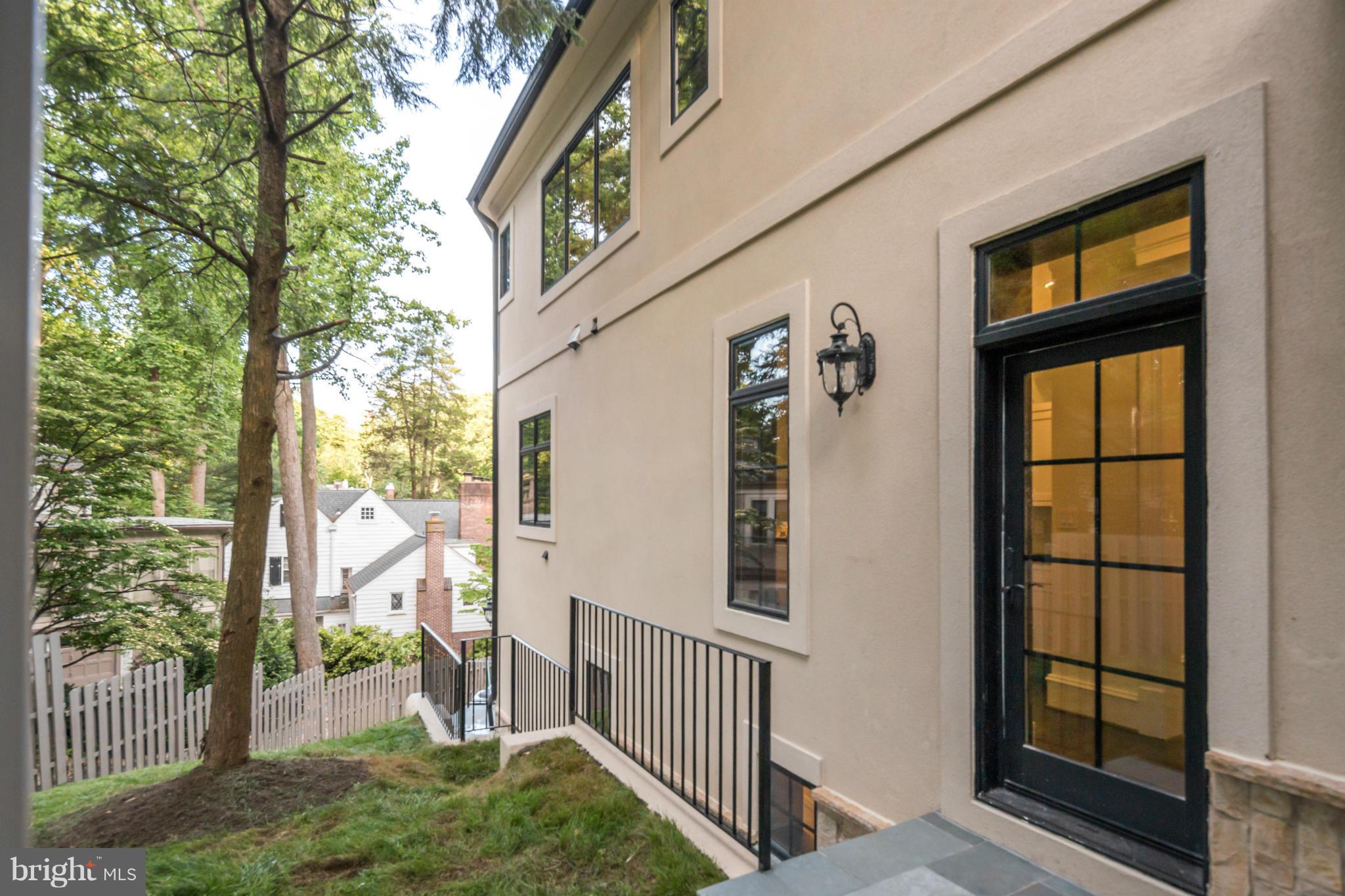 WESLEY HEIGHTS - Residential