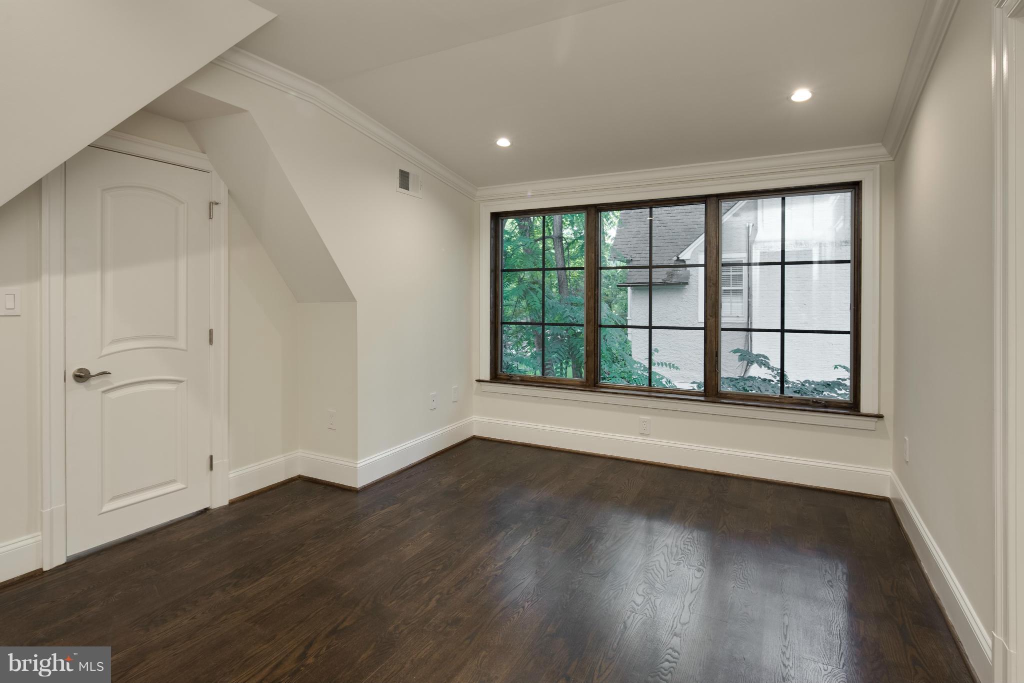 WESLEY HEIGHTS - Residential