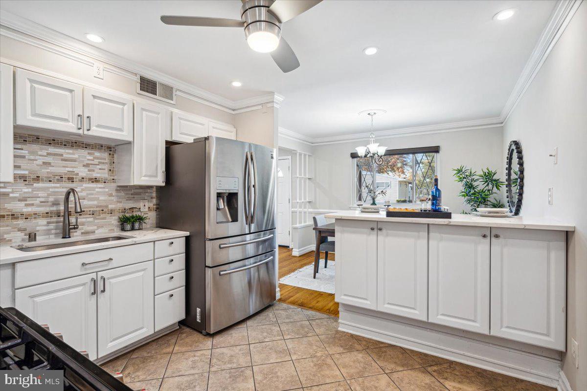 WINDSOR FARMS - Residential