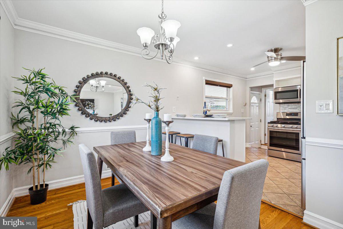 WINDSOR FARMS - Residential