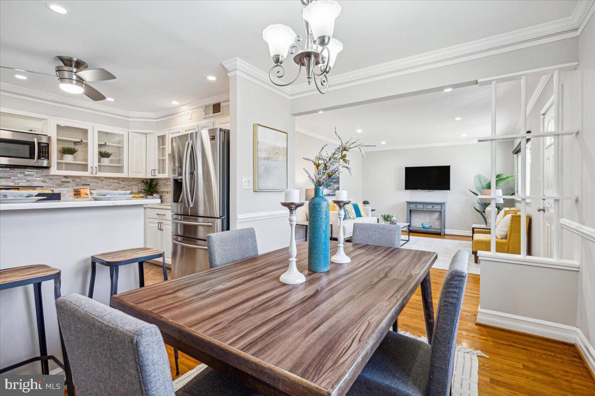 WINDSOR FARMS - Residential