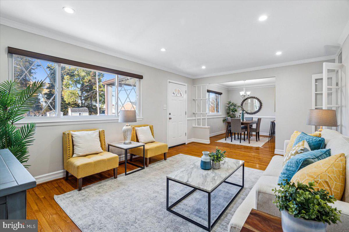 WINDSOR FARMS - Residential