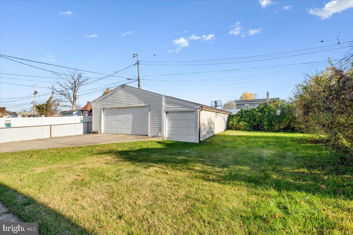 WINDSOR FARMS - Residential