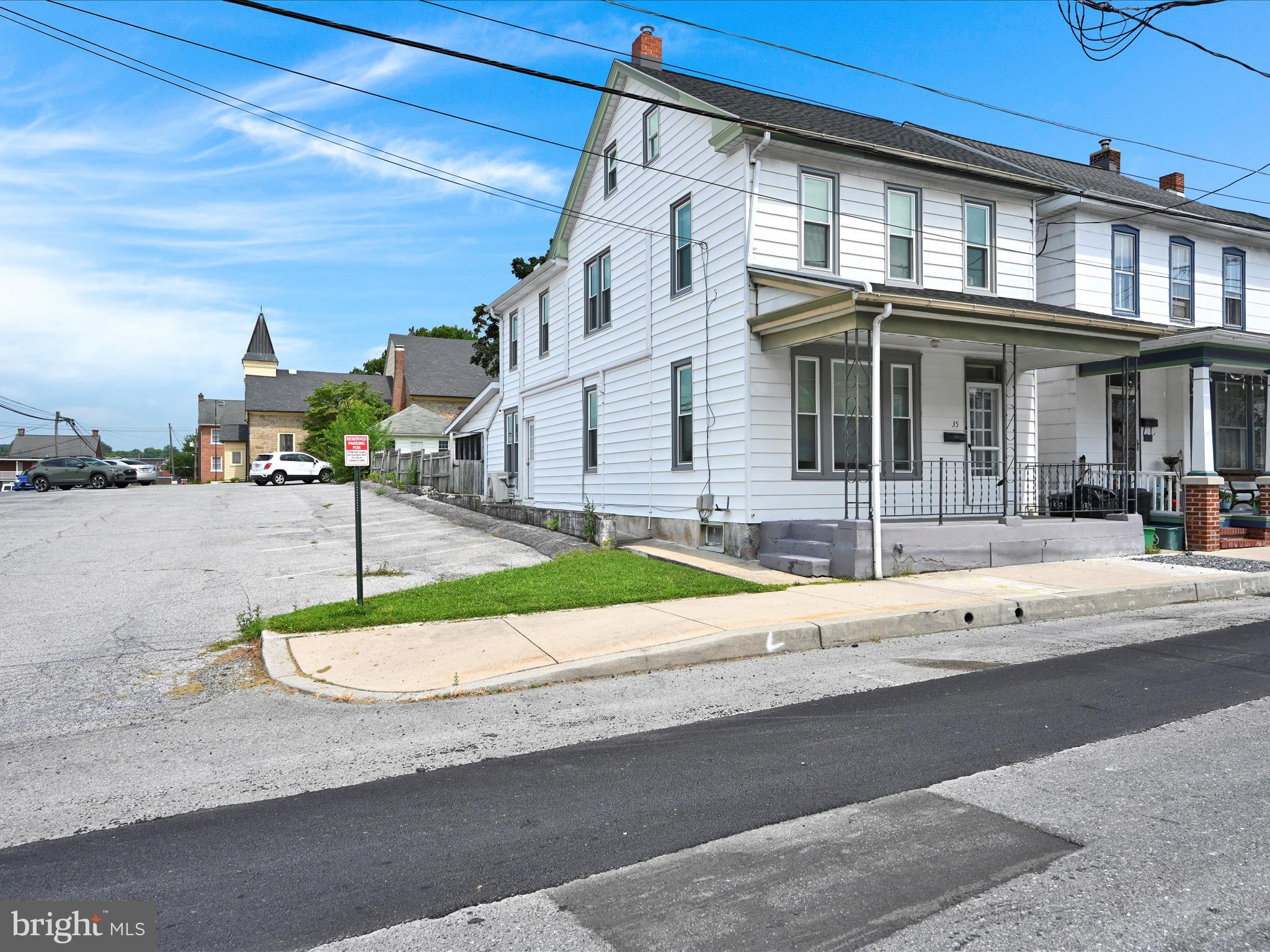 35 E WASHINGTON STREET