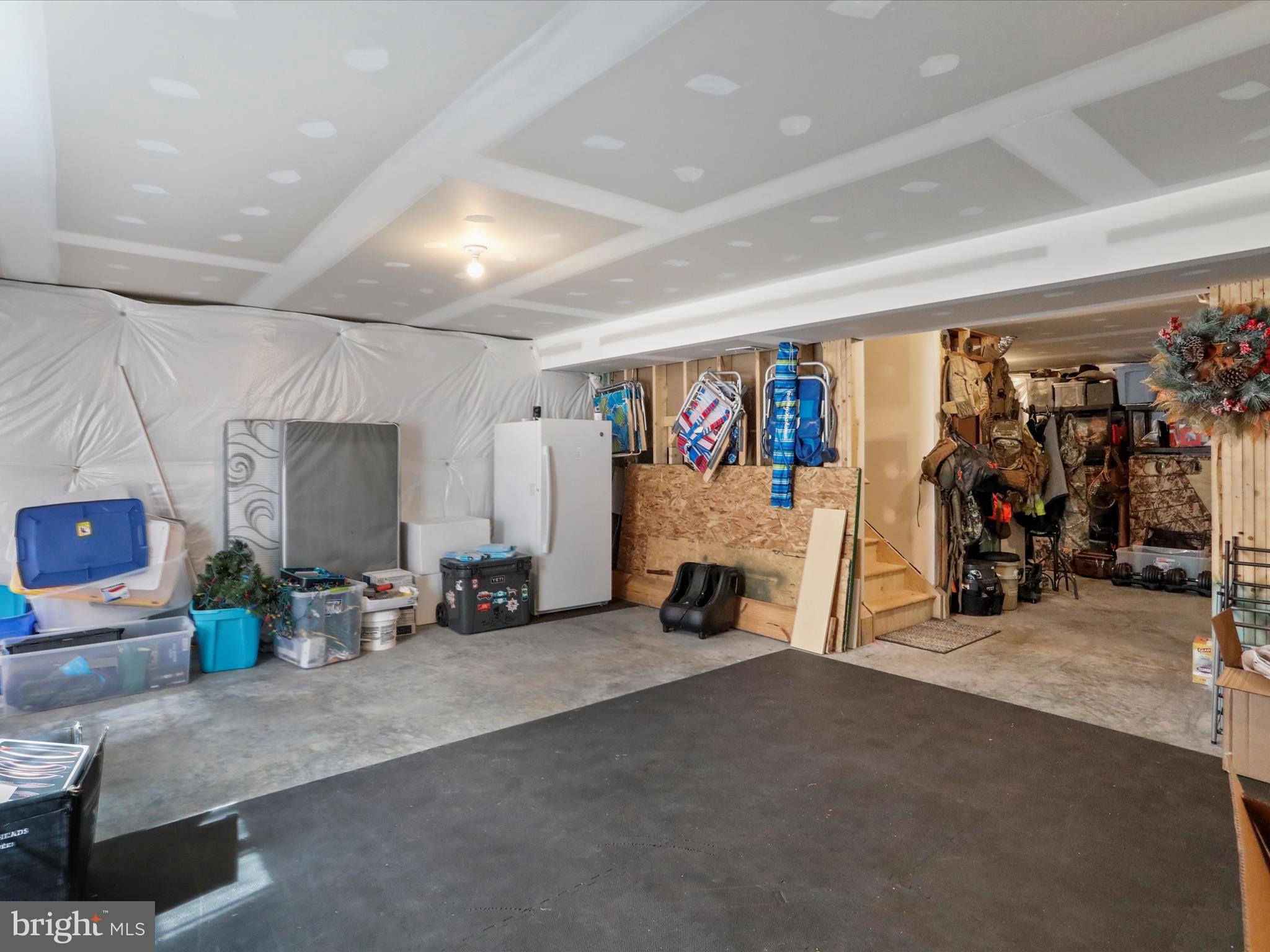 UPLAND ESTATES - Residential