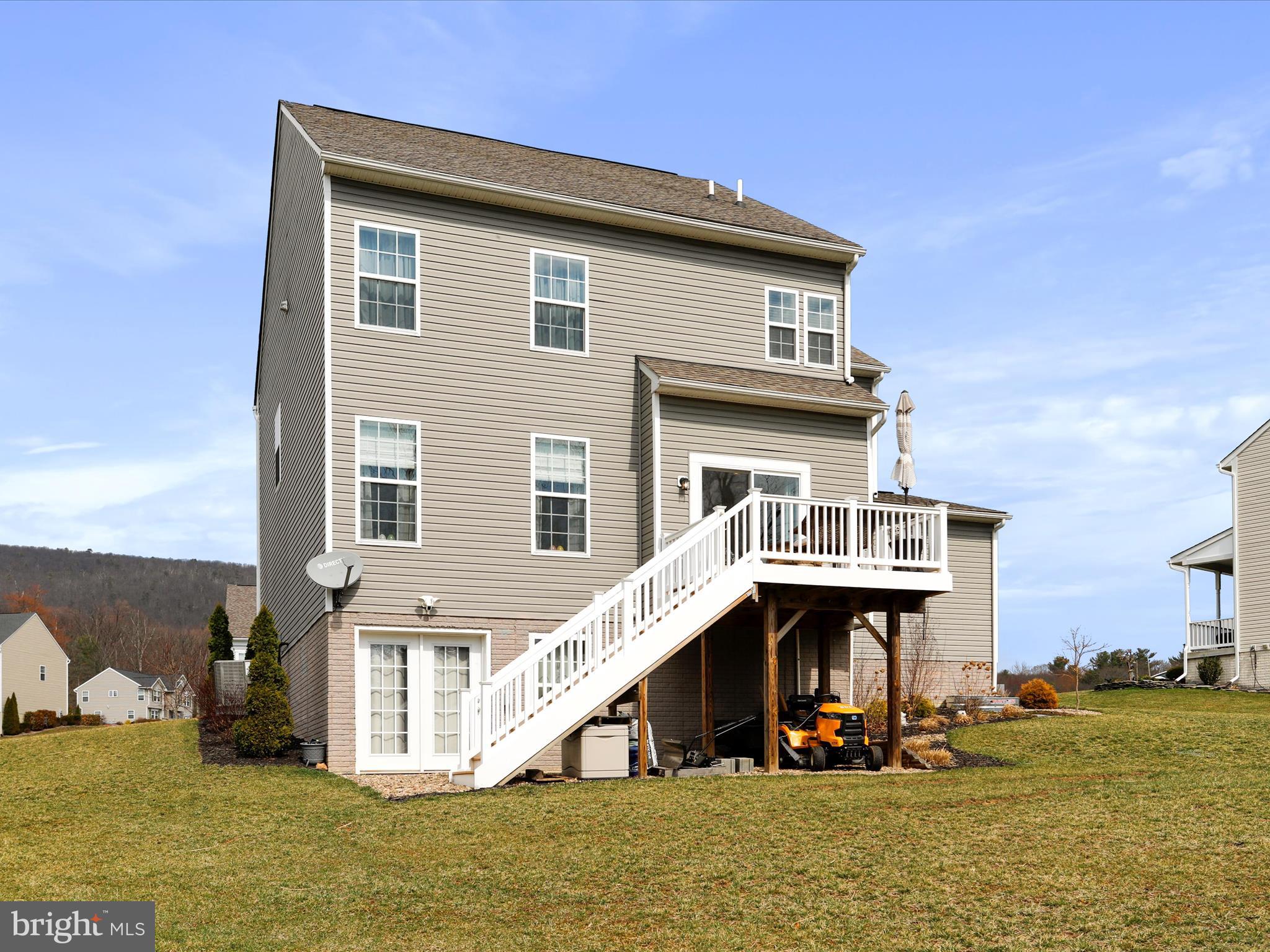 UPLAND ESTATES - Residential