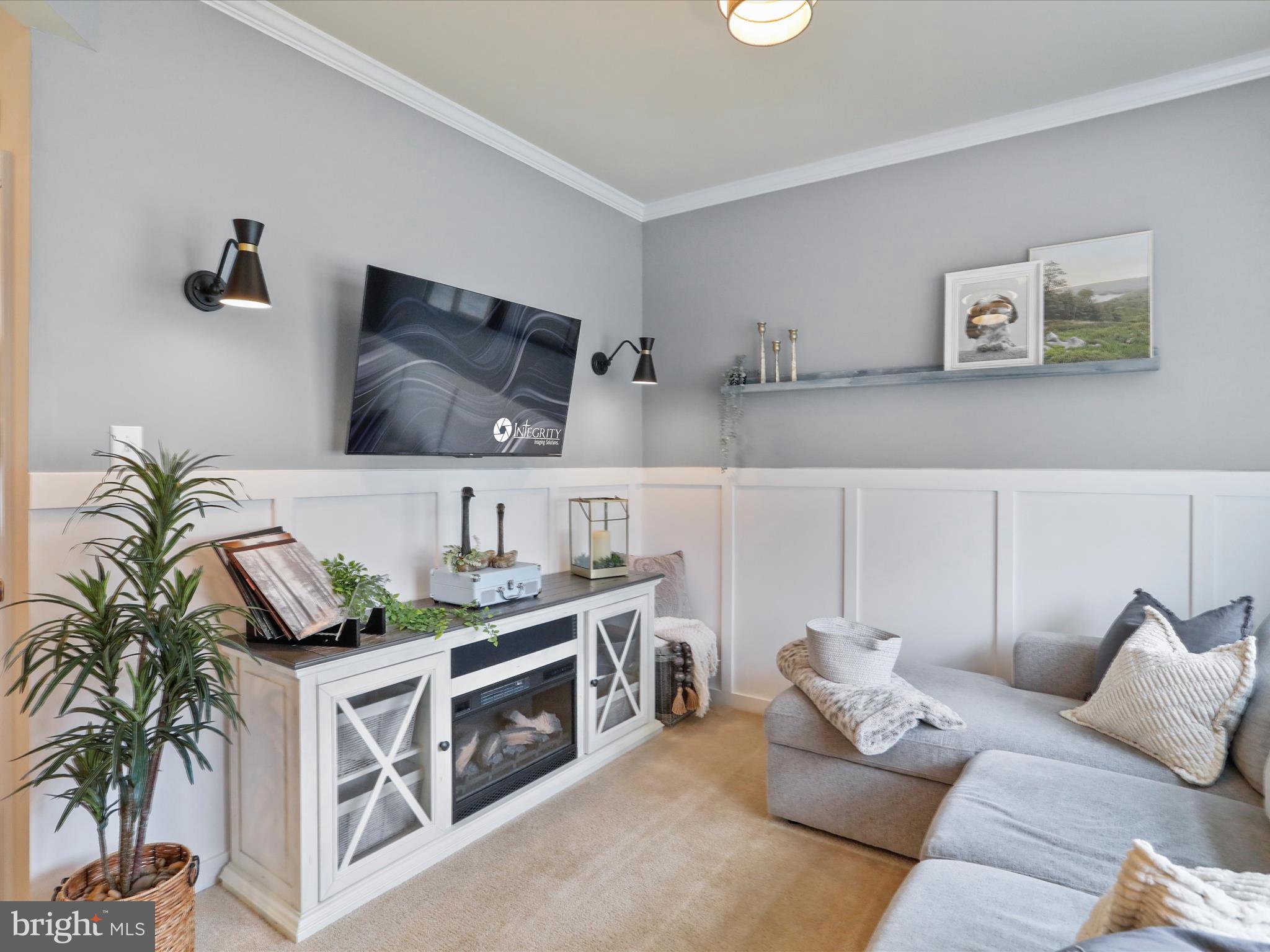 UPLAND ESTATES - Residential