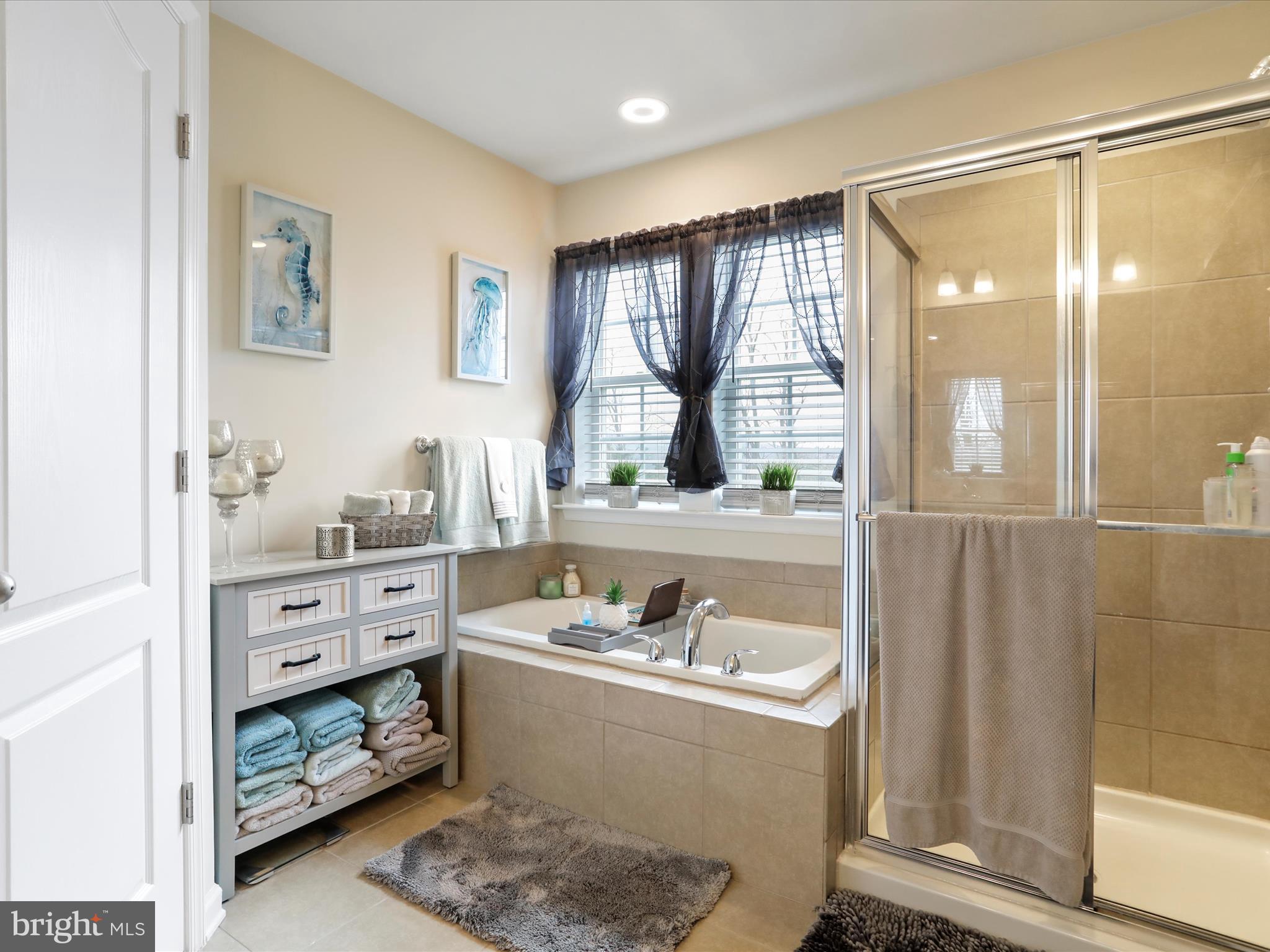 UPLAND ESTATES - Residential