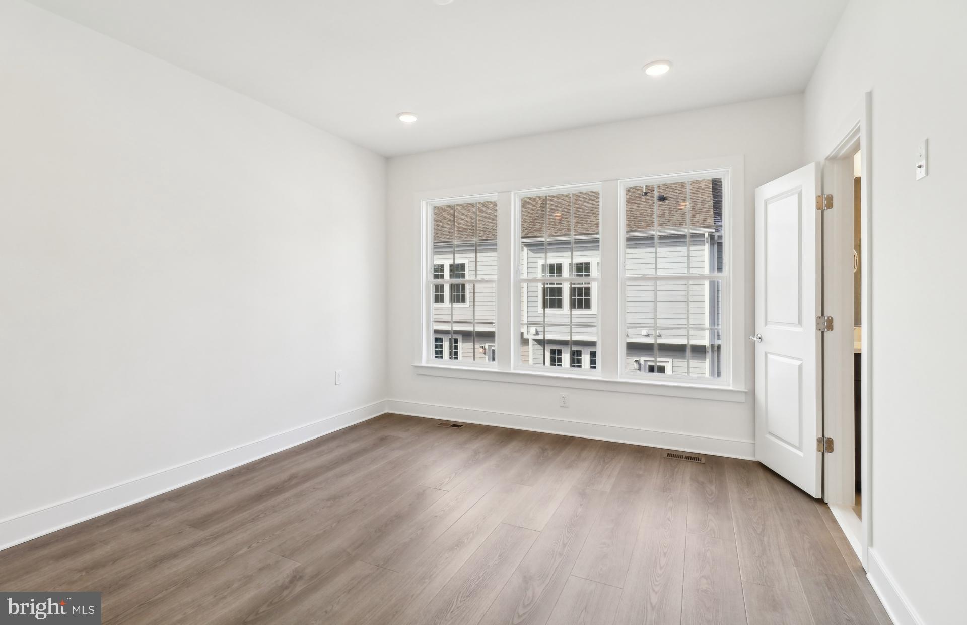 OVERLOOK AT FAIRFAX BOULEVARD - Residential