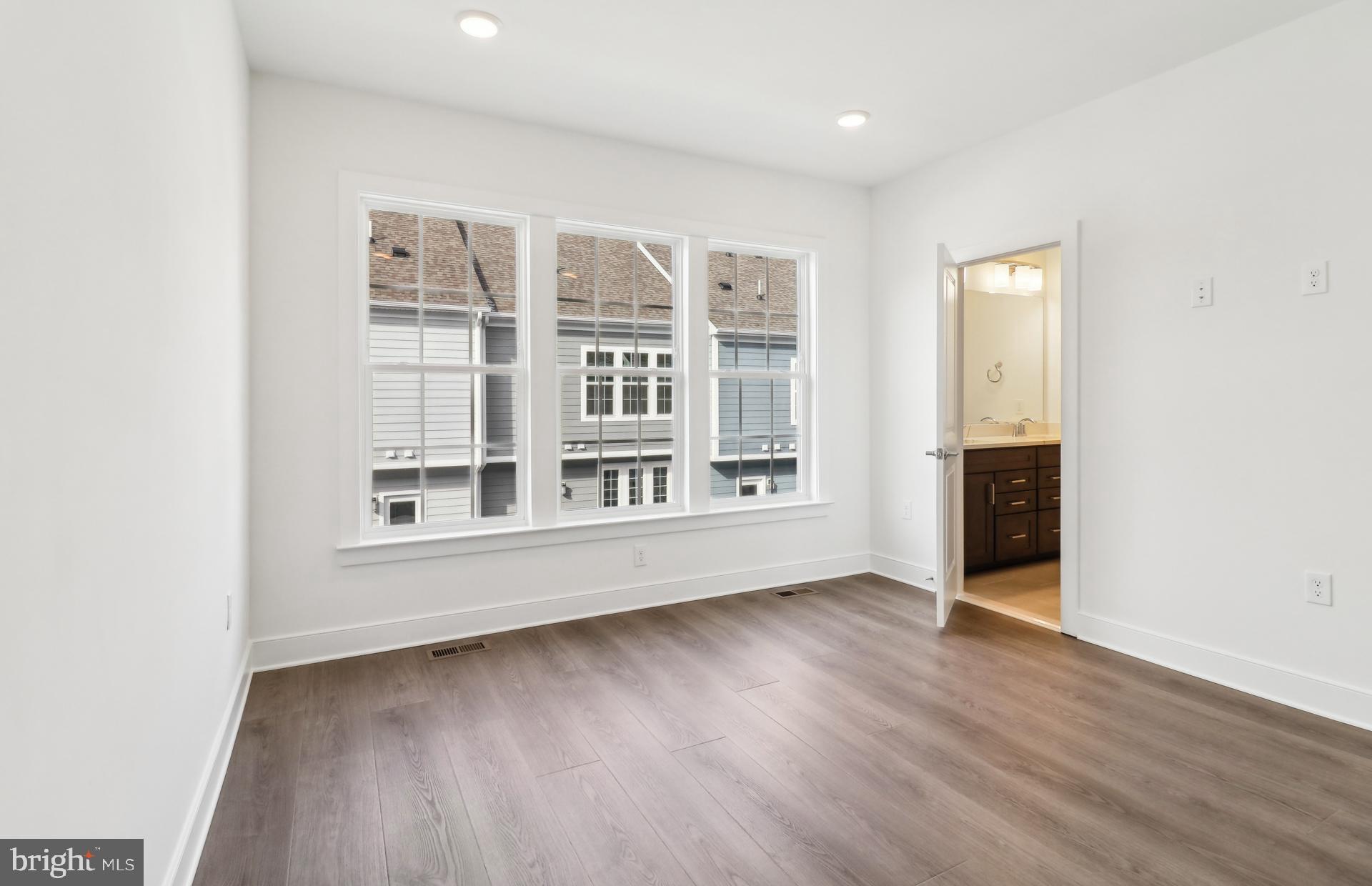 OVERLOOK AT FAIRFAX BOULEVARD - Residential