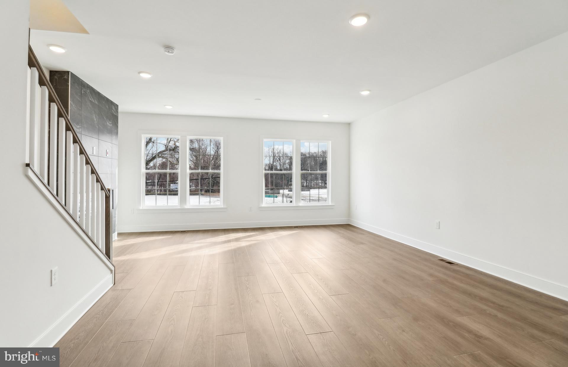 OVERLOOK AT FAIRFAX BOULEVARD - Residential