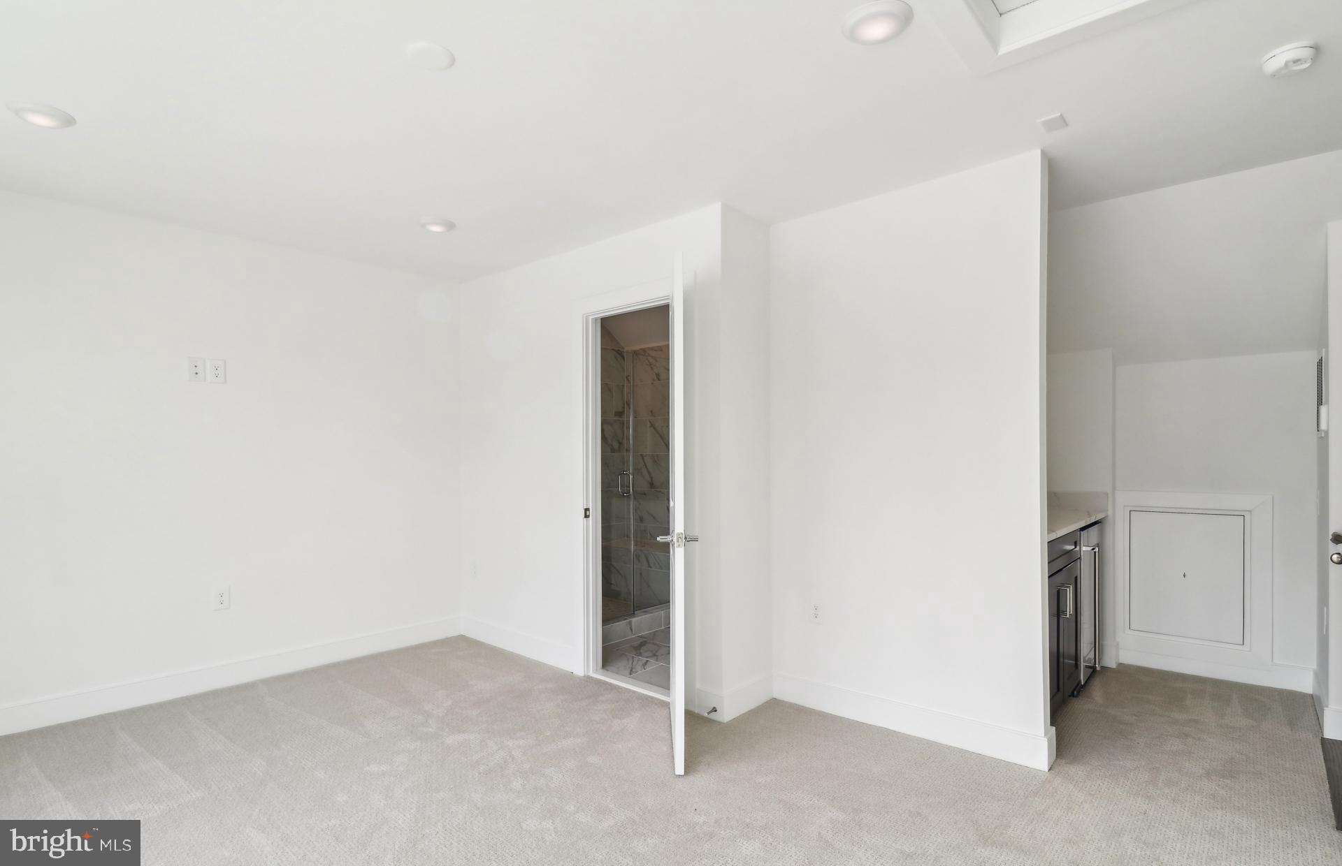 OVERLOOK AT FAIRFAX BOULEVARD - Residential