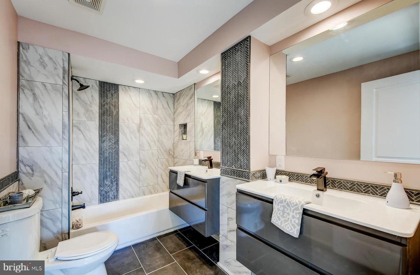 HIGHLANDTOWN - Residential Lease