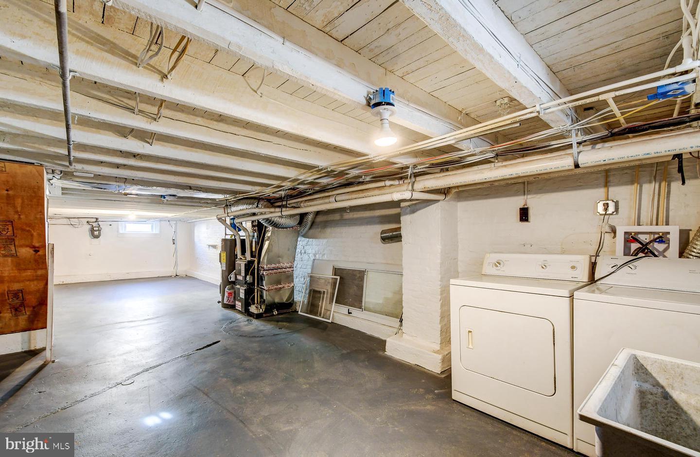 HIGHLANDTOWN - Residential Lease