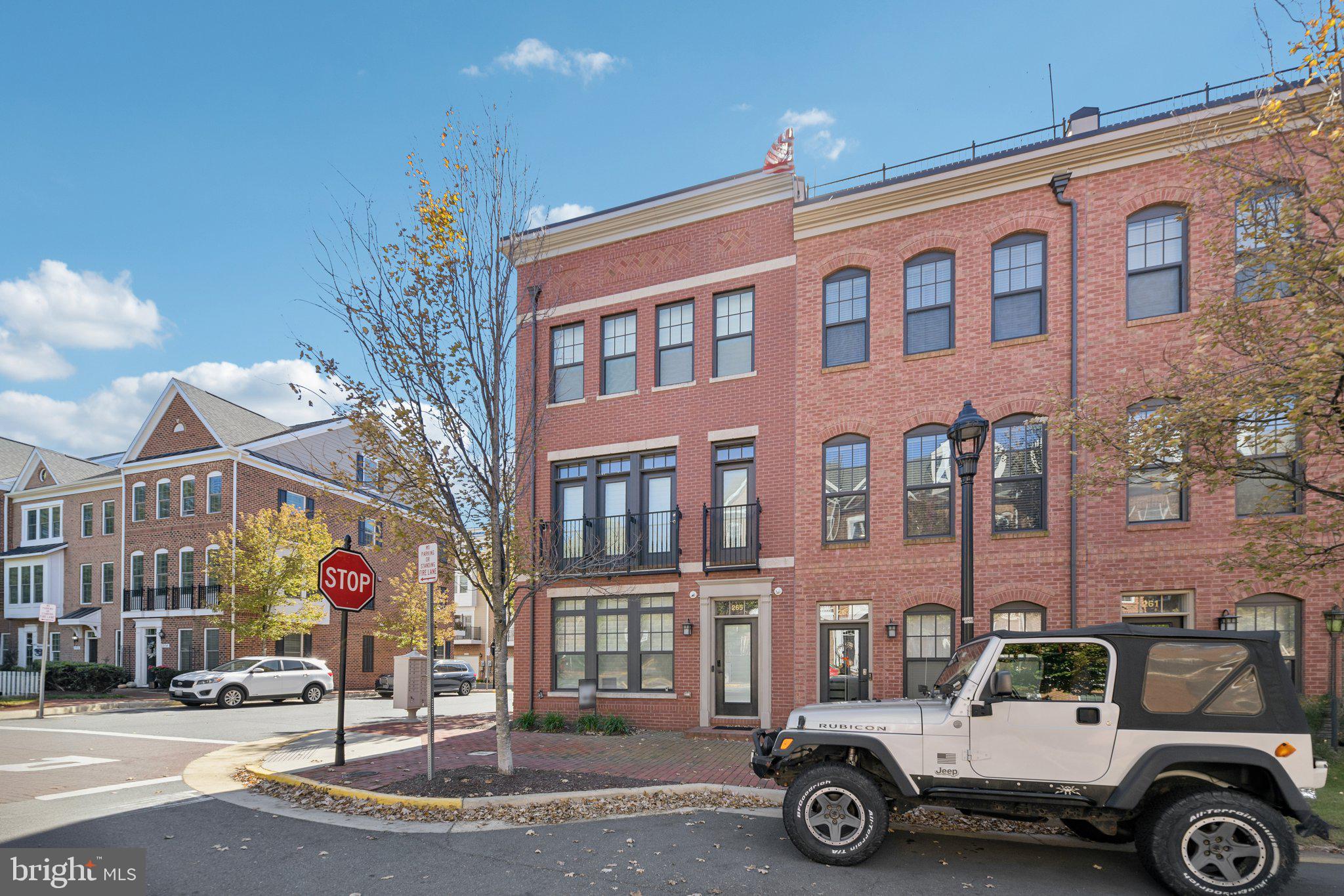 265 CRESCENT STATION TERRACE SE