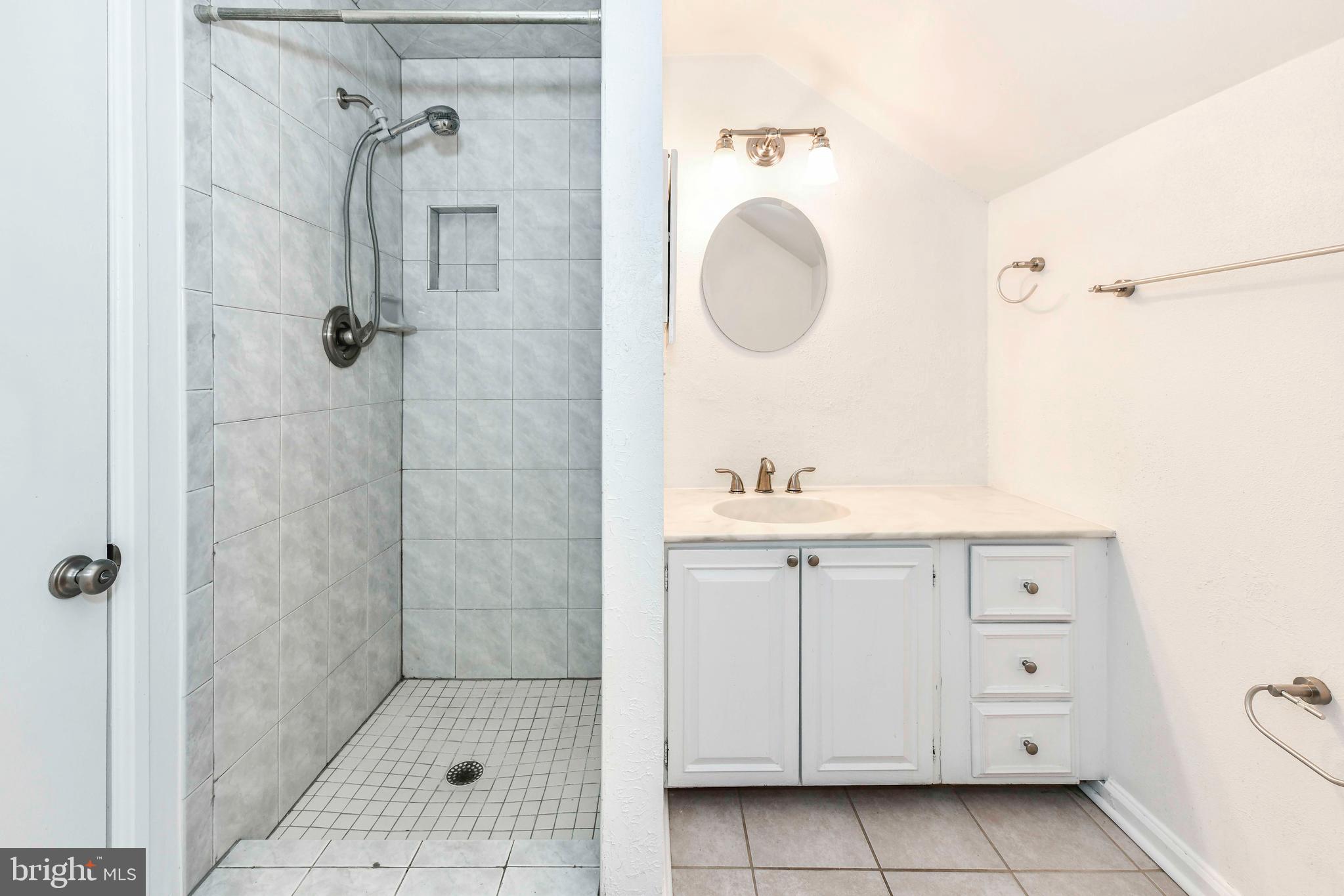 FAIRLINGTON - Residential