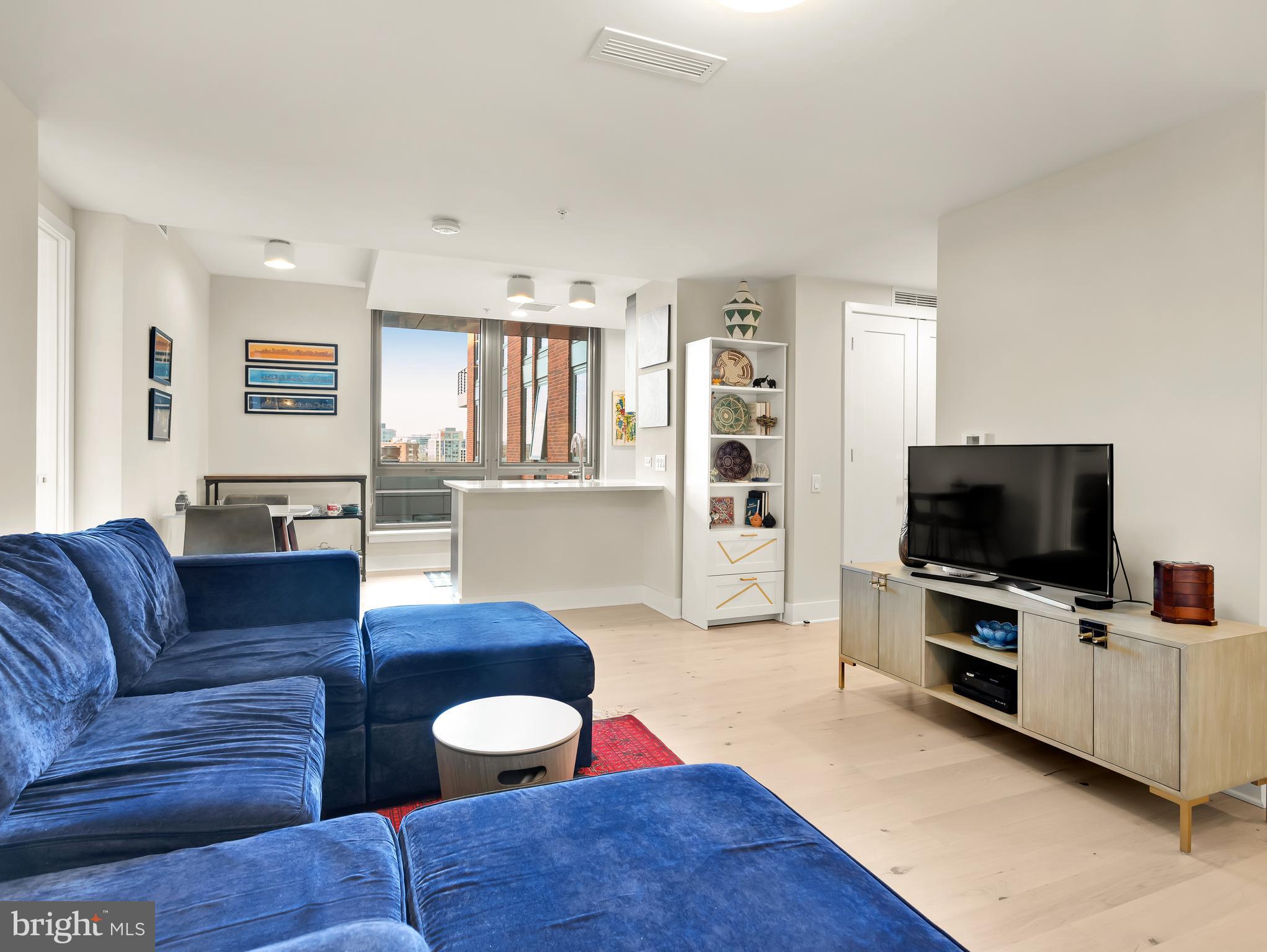 1211 VAN STREET SE 501