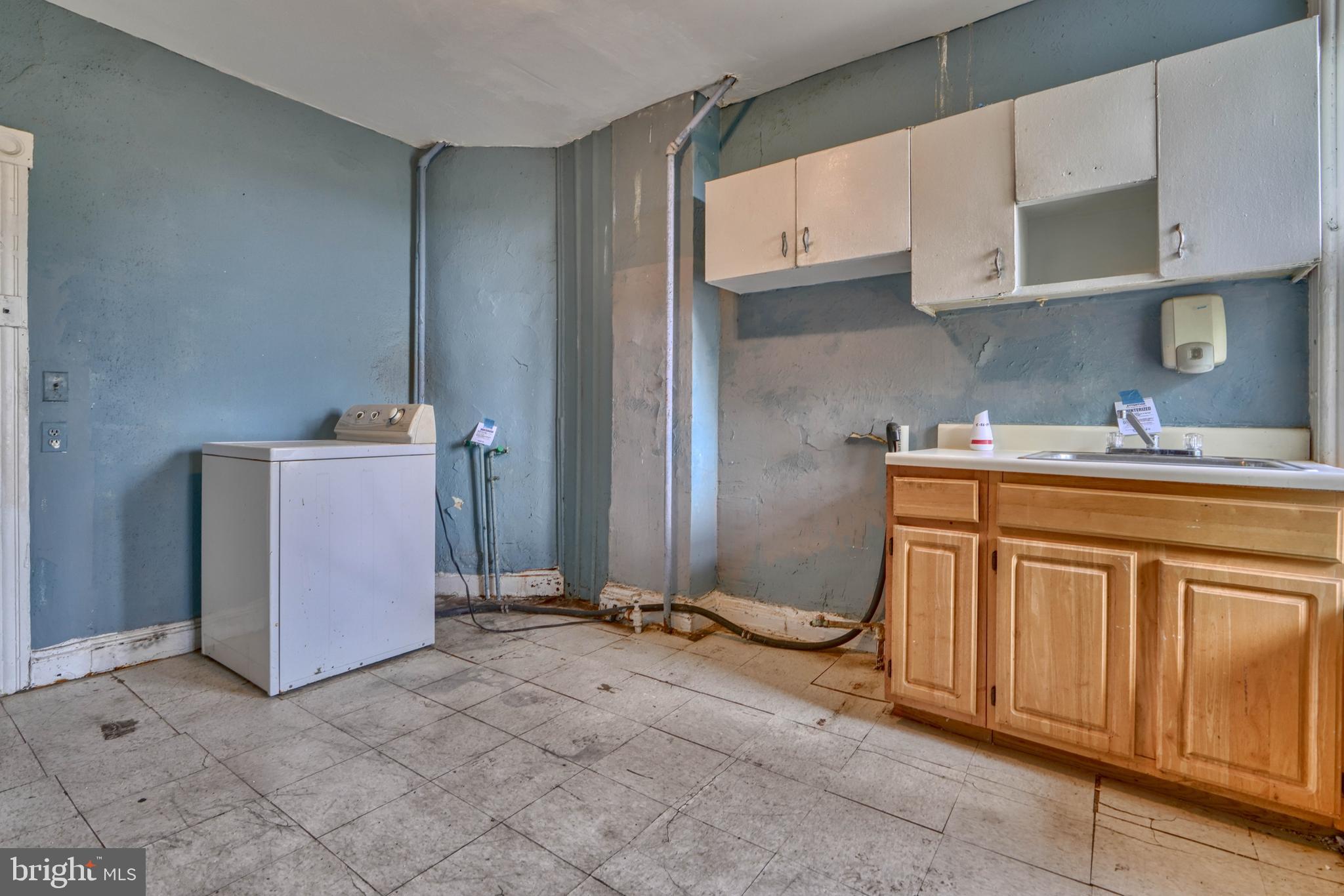 EAST BALTIMORE MIDWAY - Residential