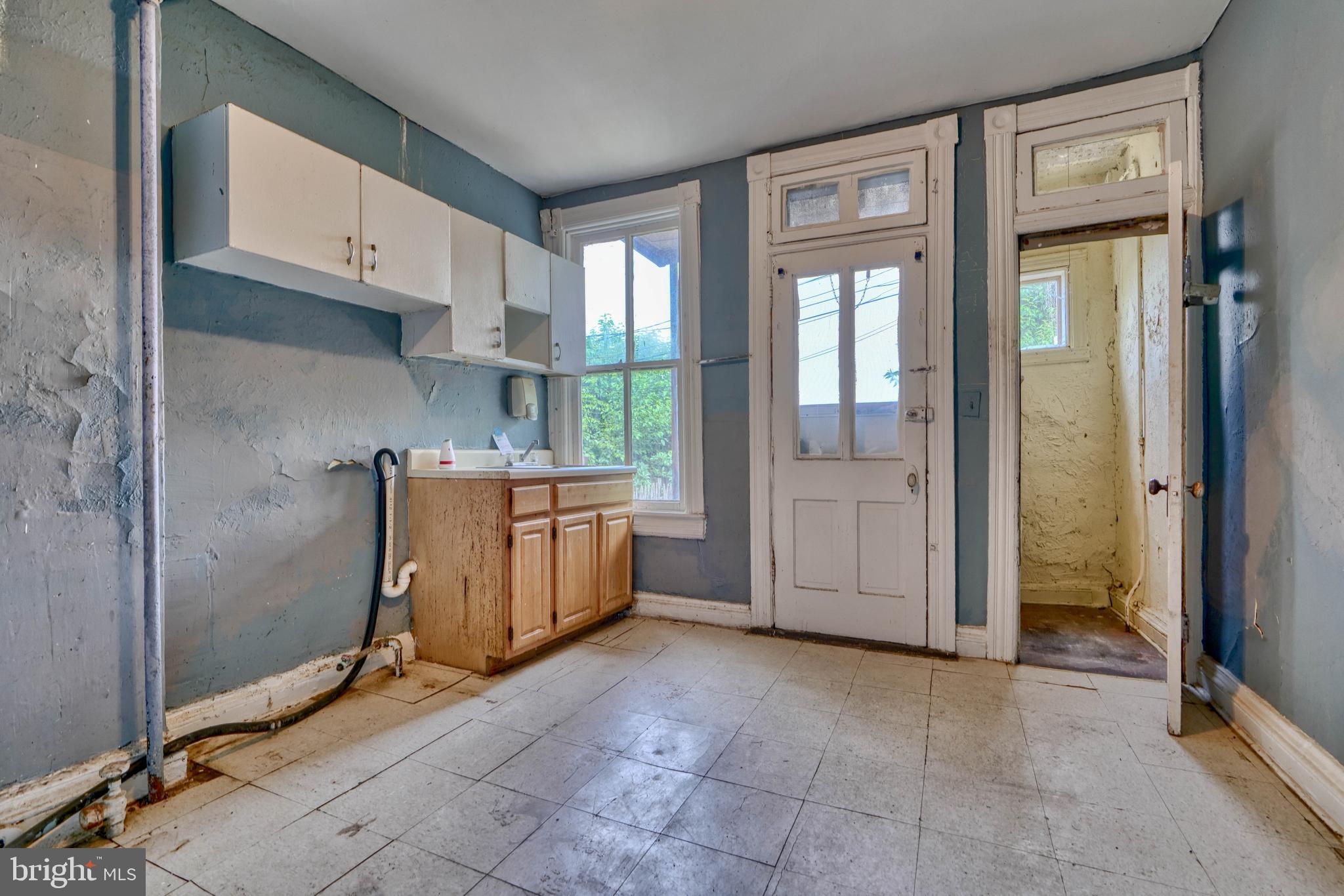 EAST BALTIMORE MIDWAY - Residential