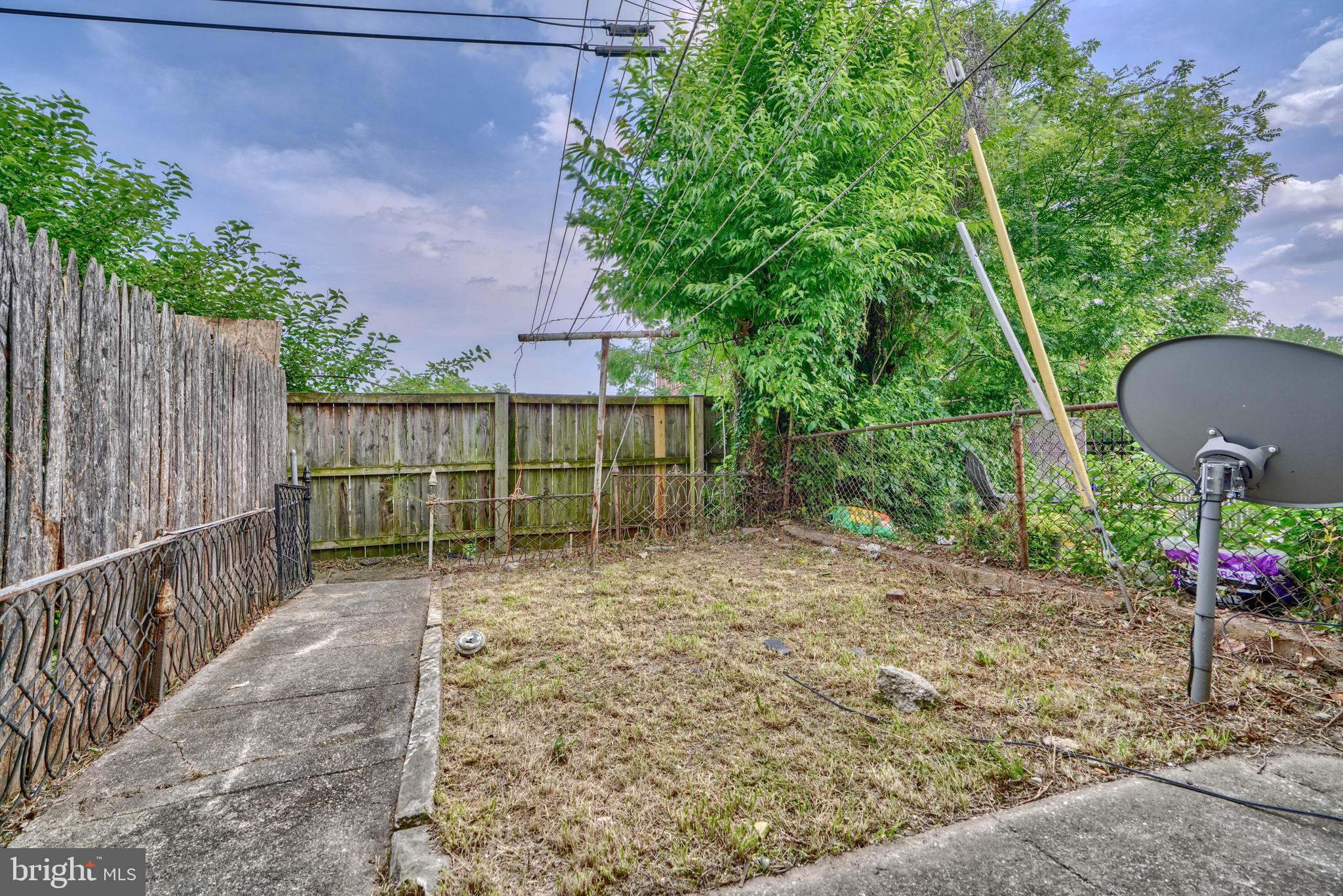 EAST BALTIMORE MIDWAY - Residential