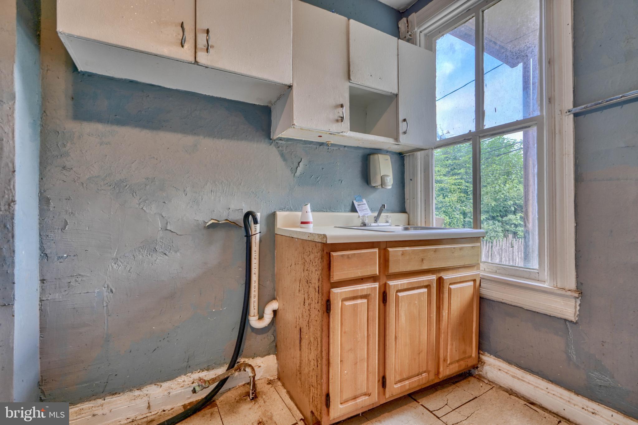 EAST BALTIMORE MIDWAY - Residential