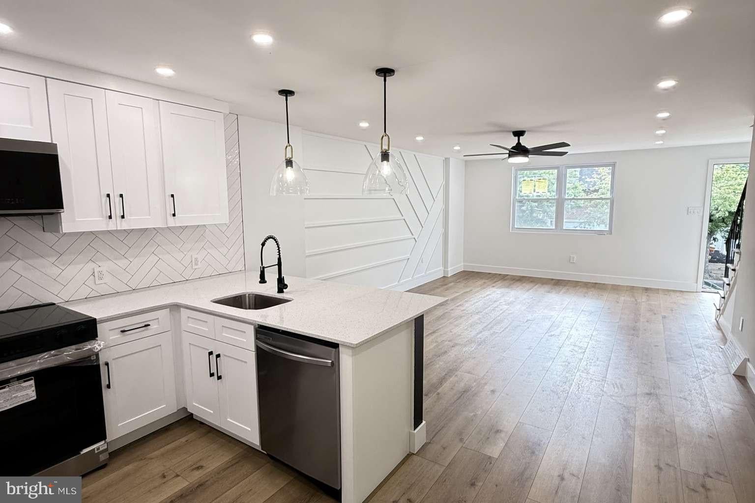 1344 RAINER ROAD