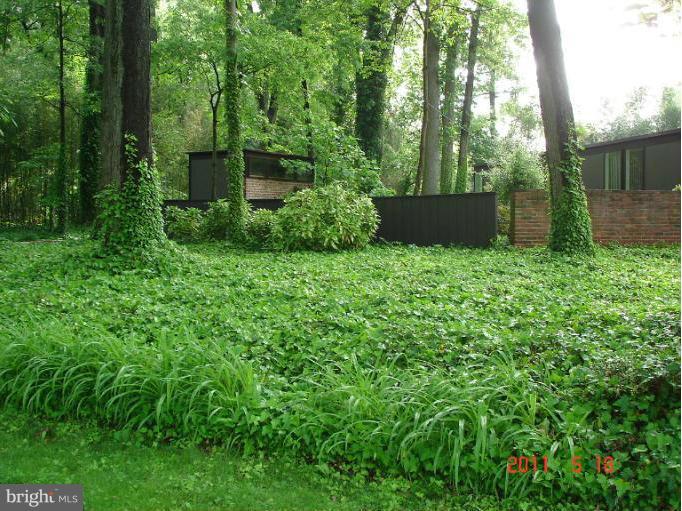 HOLLIN HILLS - Residential Lease