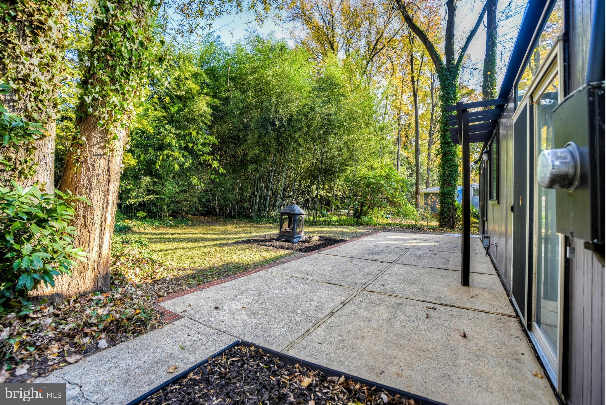 HOLLIN HILLS - Residential Lease