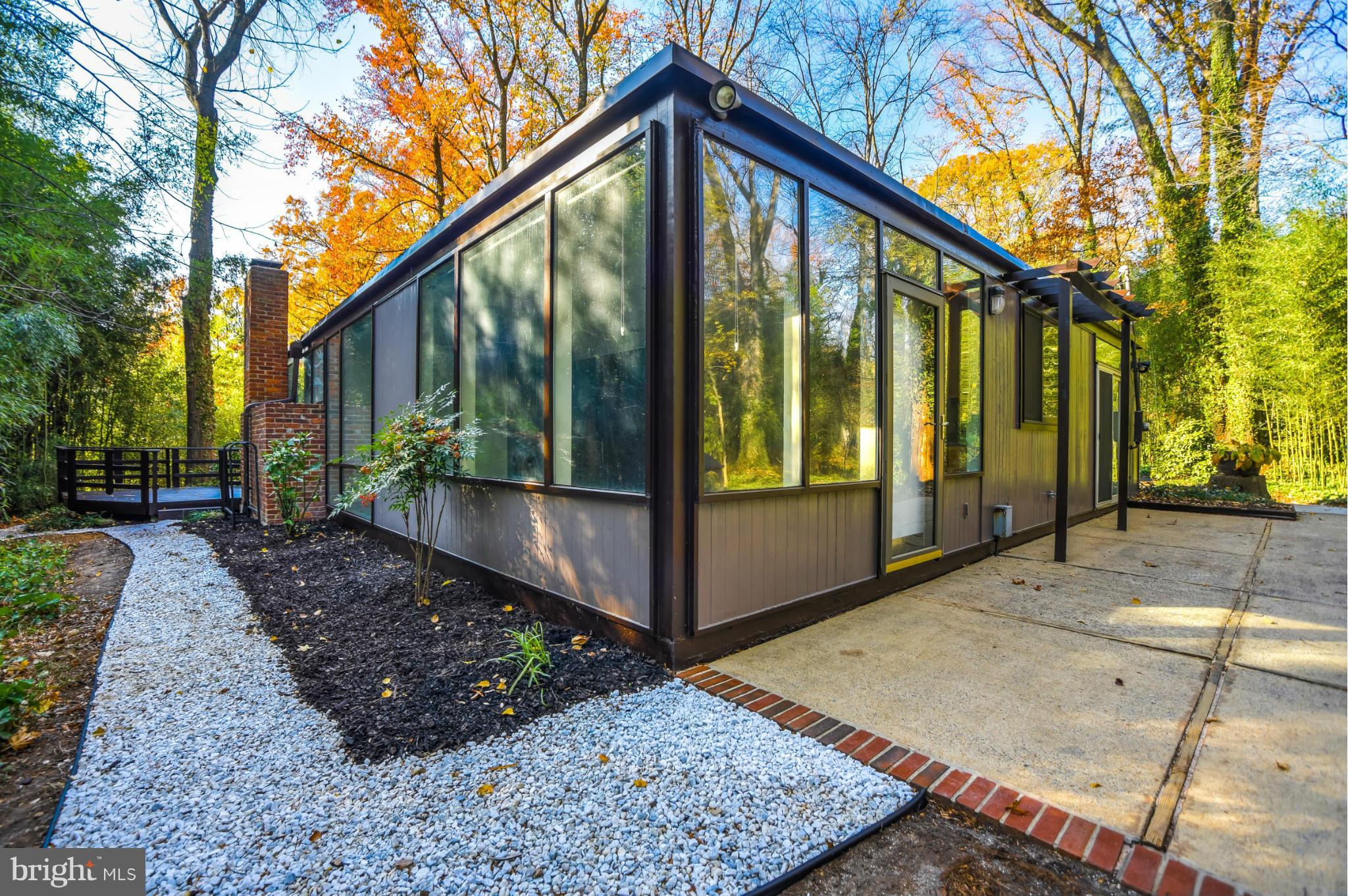 HOLLIN HILLS - Residential Lease