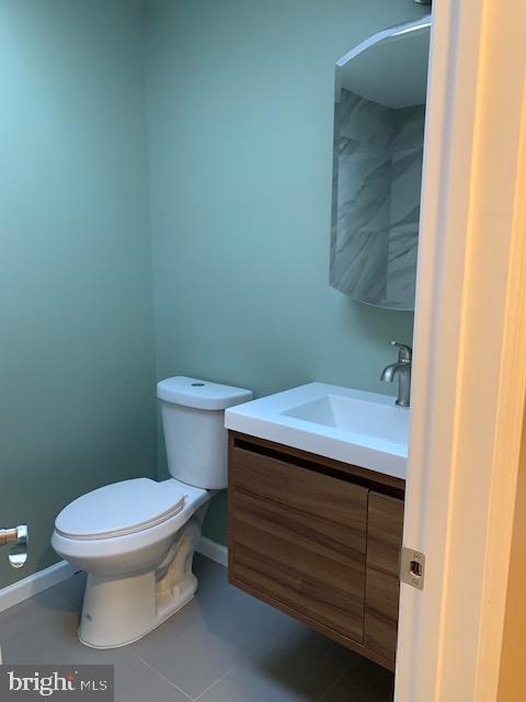 HOLLIN HILLS - Residential Lease