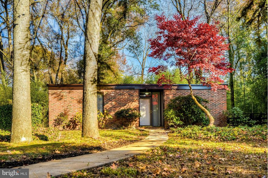 Sought After Hollin Hills. A Architectural Award Winning Community.  4 Bedroom 2 Bath all one level. Wooded retreat in wonderful neighborhood. Totally remodeled kitchen with granite counters, new cabinets, upgraded appliances, new flooring, new carpet, gas heat, gas hot water, energy saving thermal windows, great large patio for cook outs. Professionally managed. Must See
Home was completed updated with all new kitchen, baths, flooring, lighting, custom paint and much more