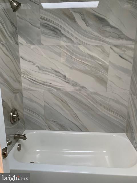 HOLLIN HILLS - Residential Lease