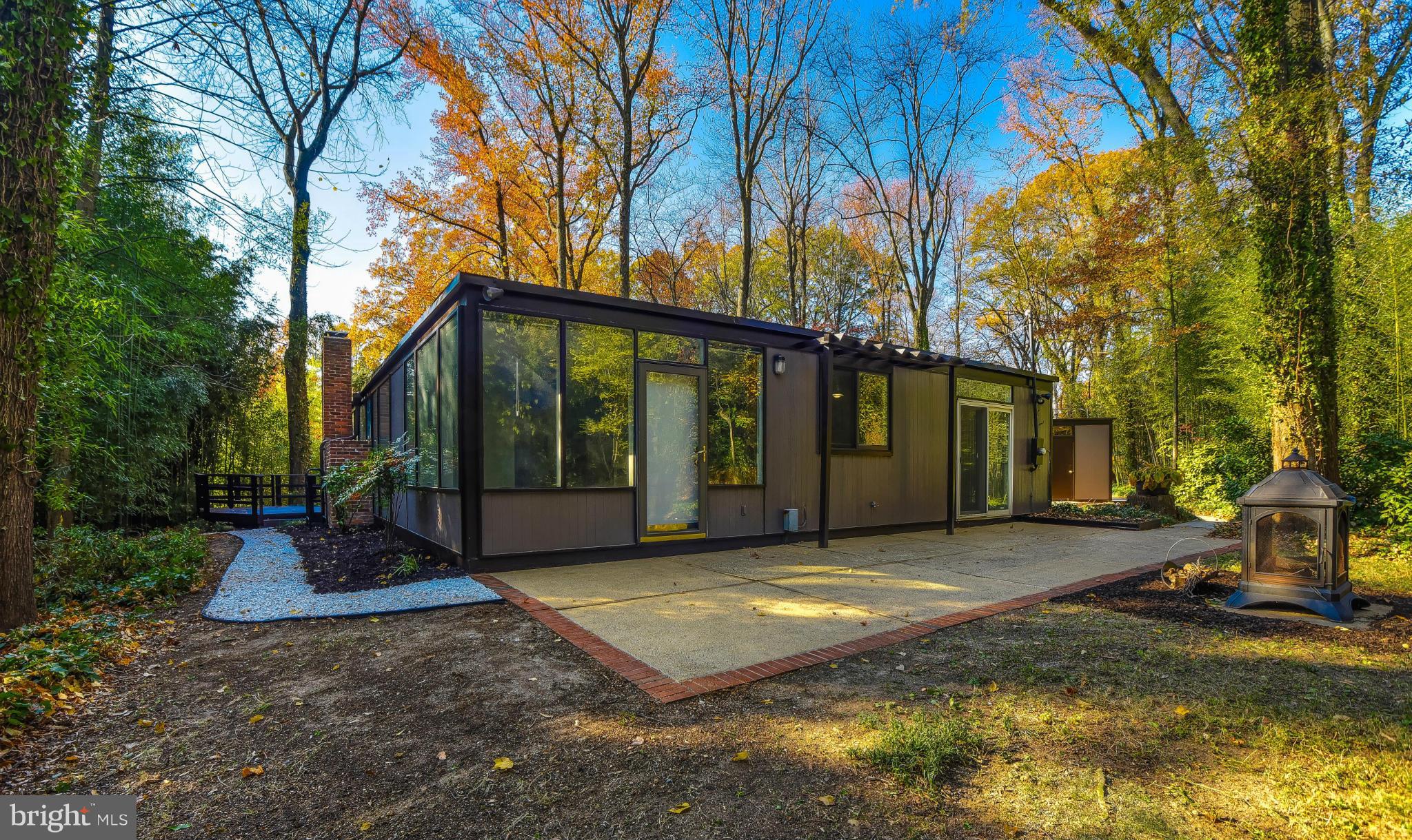 HOLLIN HILLS - Residential Lease