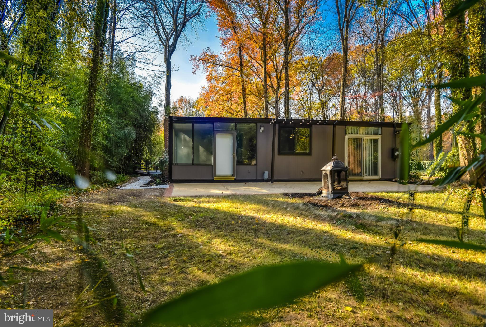 HOLLIN HILLS - Residential Lease