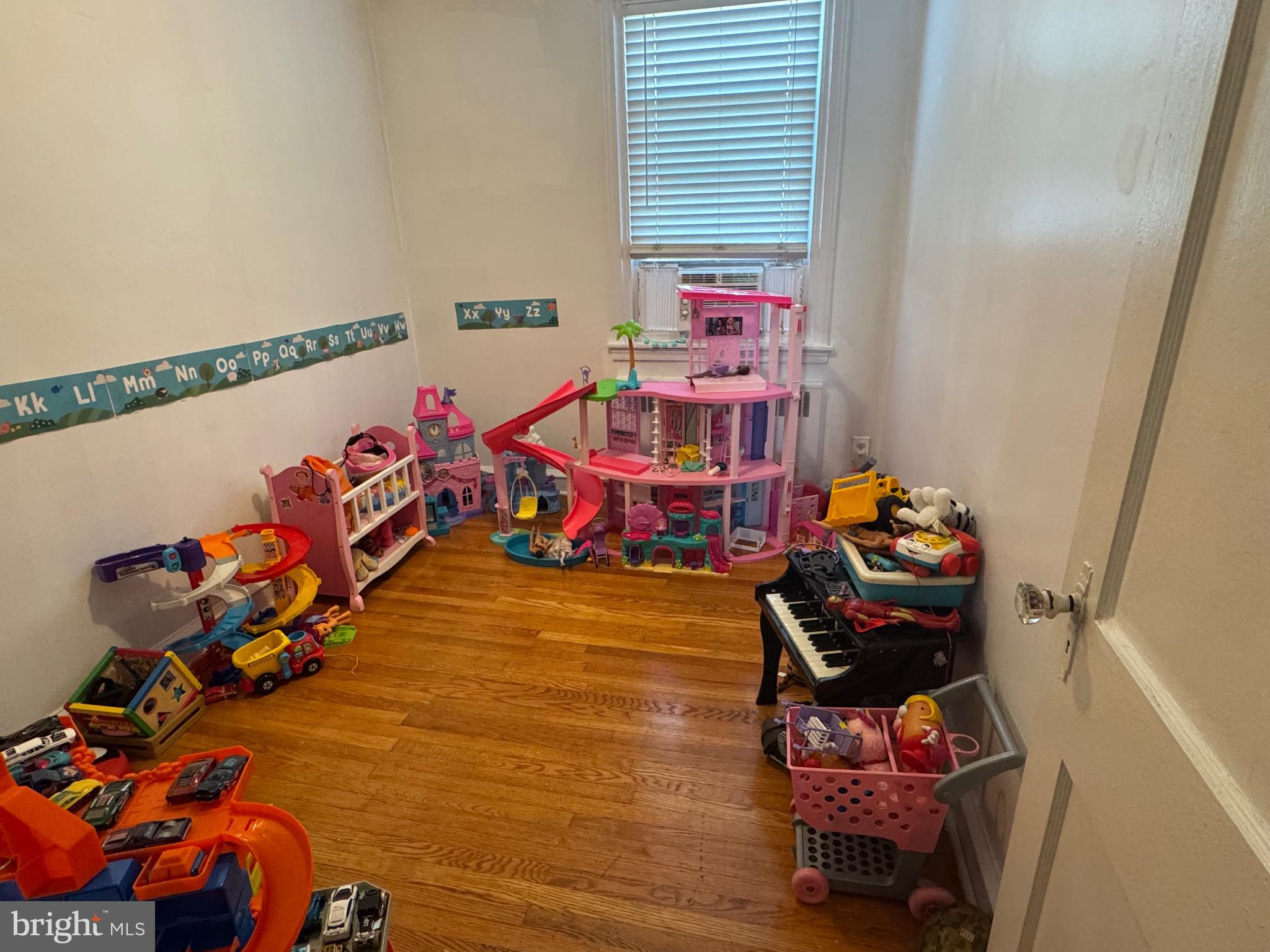 MAYFAIR - Residential