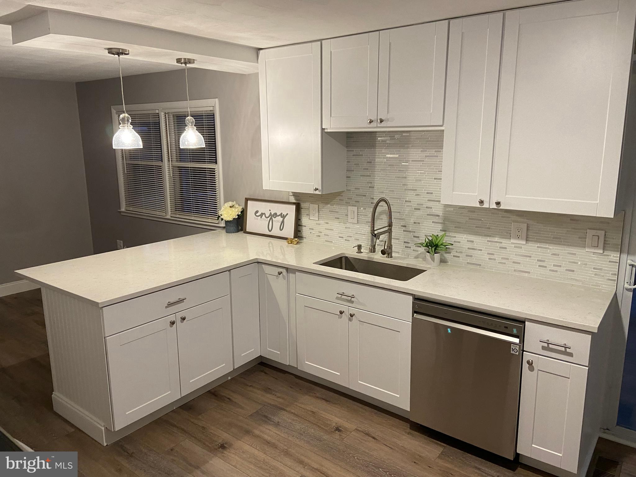 CAPE ST CLAIRE - Residential