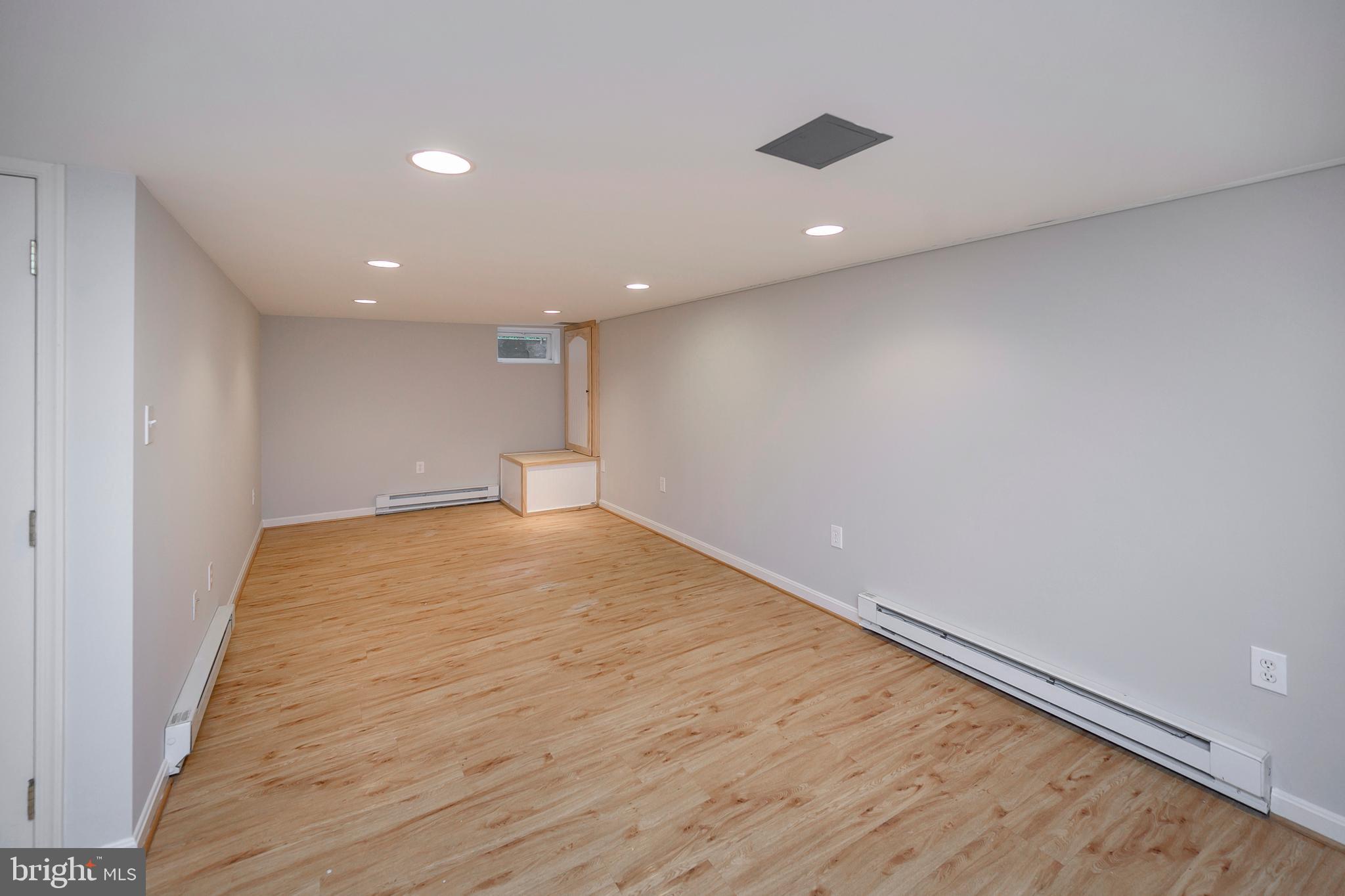 DOWNTOWN FREDERICKSBURG - Residential Lease