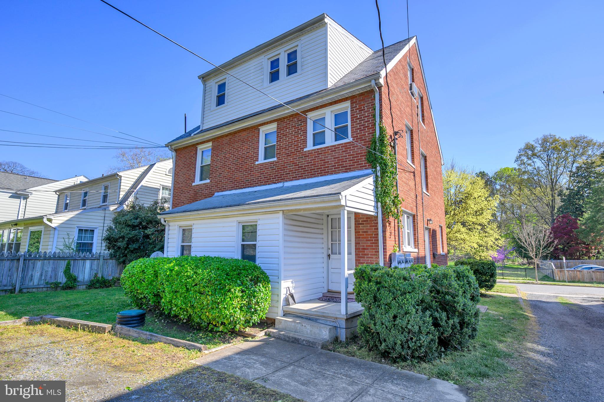 DOWNTOWN FREDERICKSBURG - Residential Lease