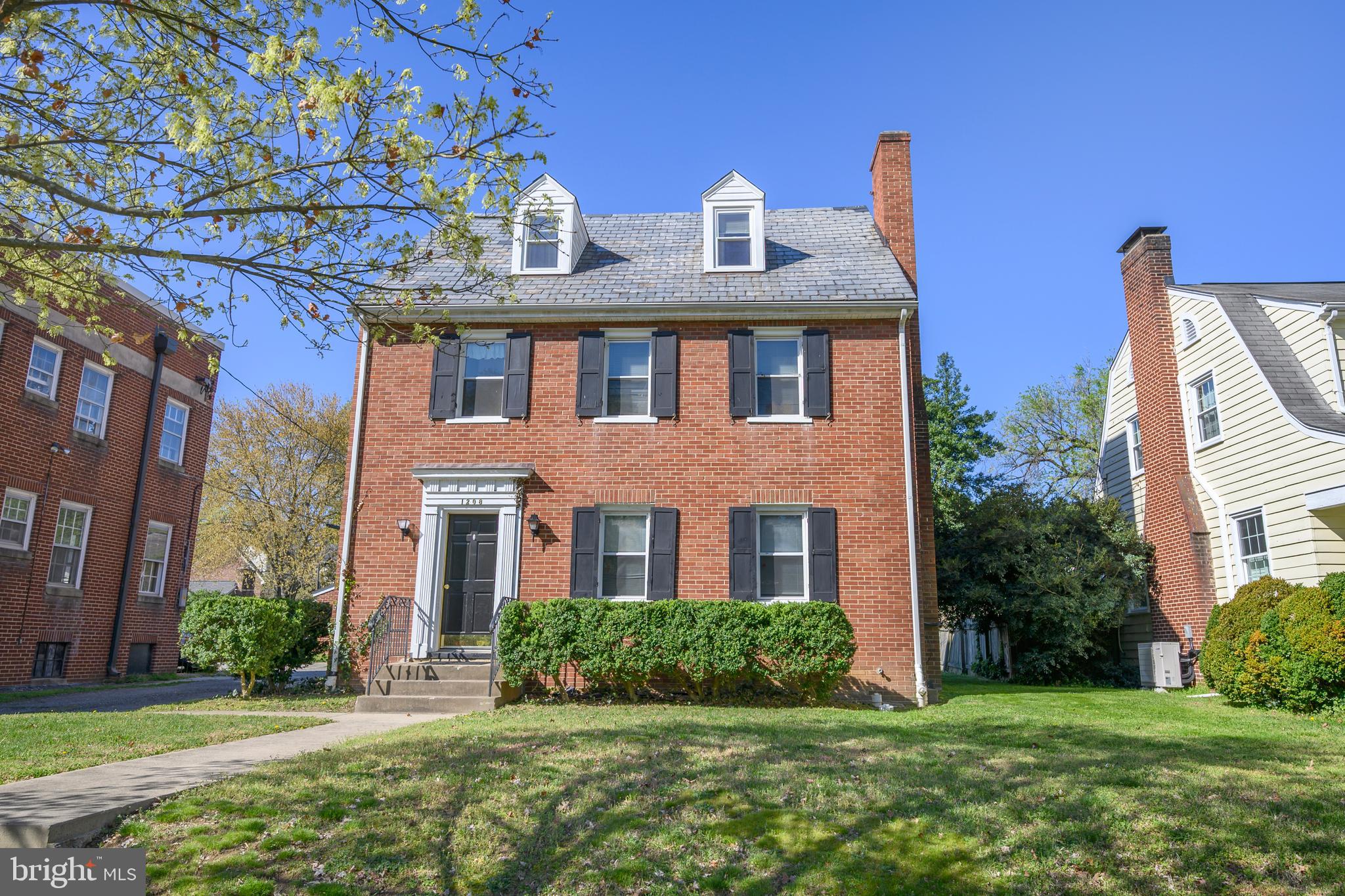 DOWNTOWN FREDERICKSBURG - Residential Lease