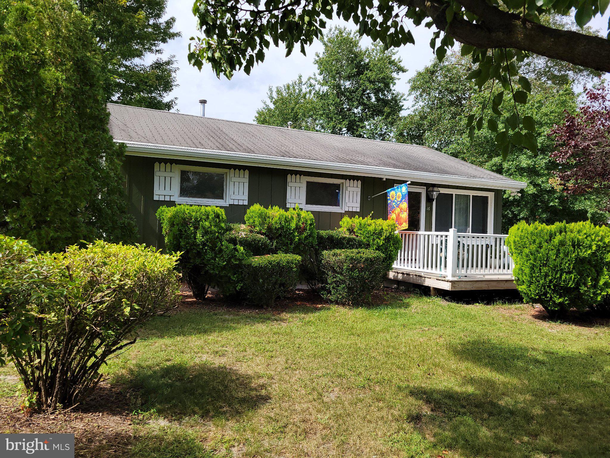 16 HOLLY BOULEVARD