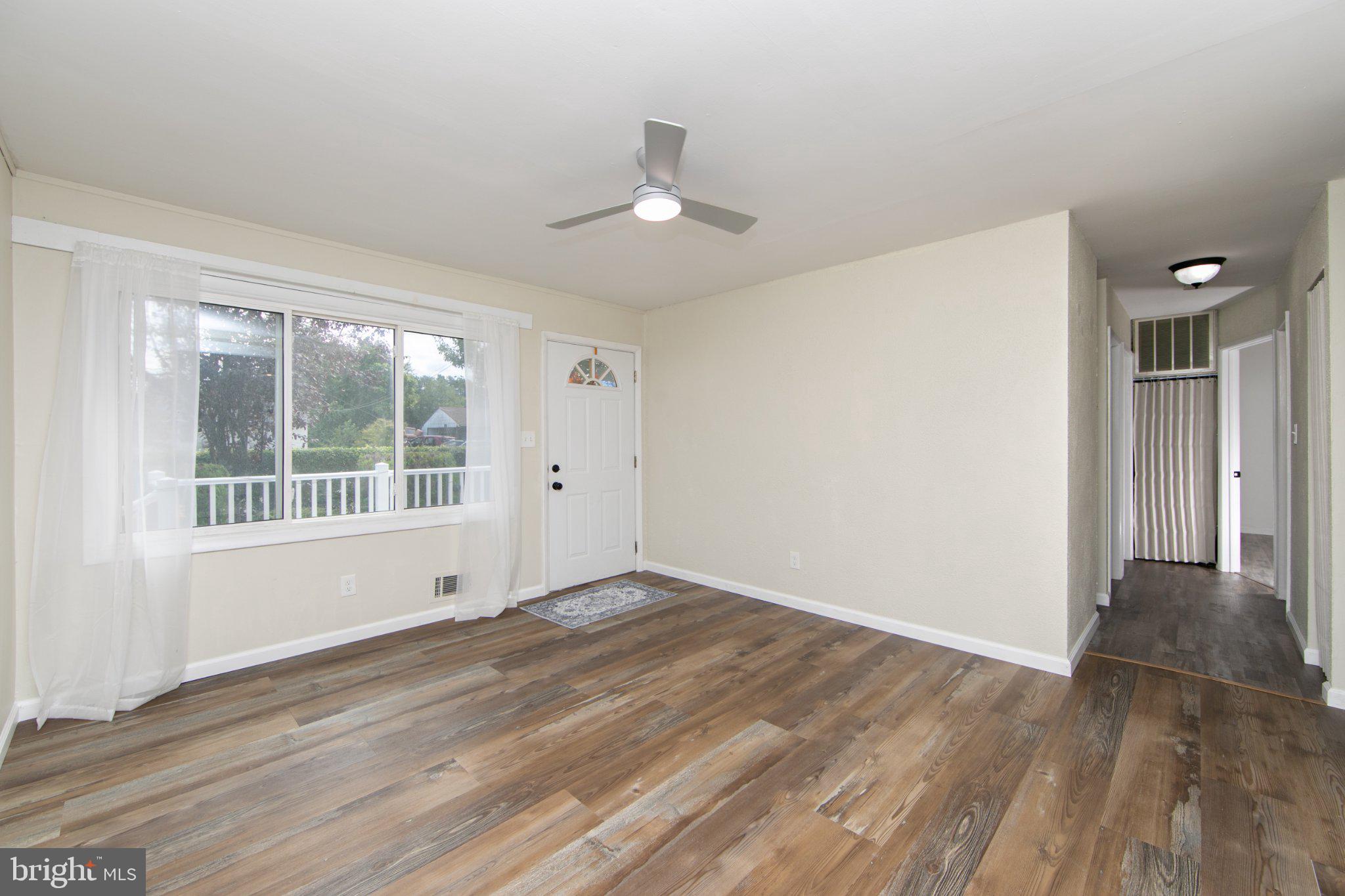 16 HOLLY BOULEVARD