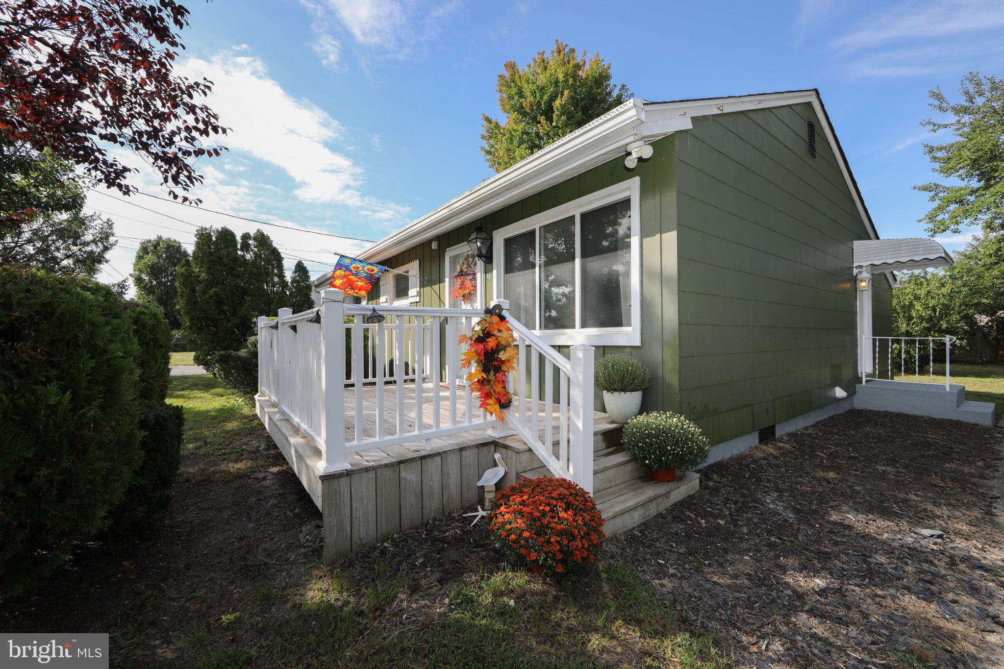 16 HOLLY BOULEVARD