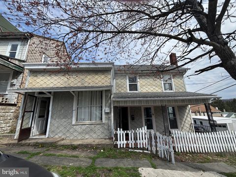 Homes For Sale - 1473-1475 Pulaski Avenue<br/> Northumberland County, COAL TOWNSHIP, PA 17866