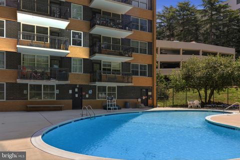 Photo of 2030 N Adams Street #307, ARLINGTON, VA 22201 (MLS # VAAR2073134)