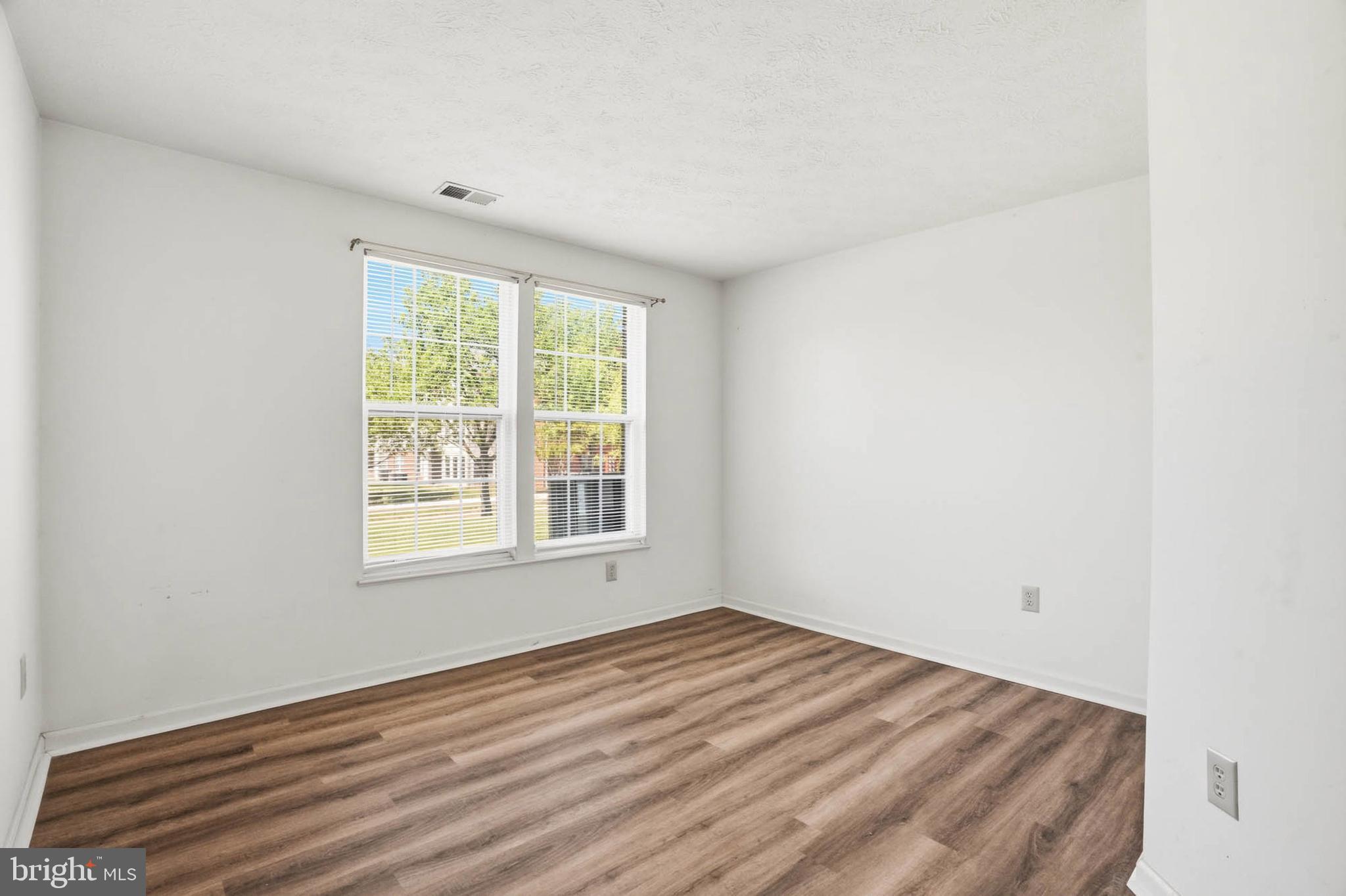 PINEY ORCHARD - Residential
