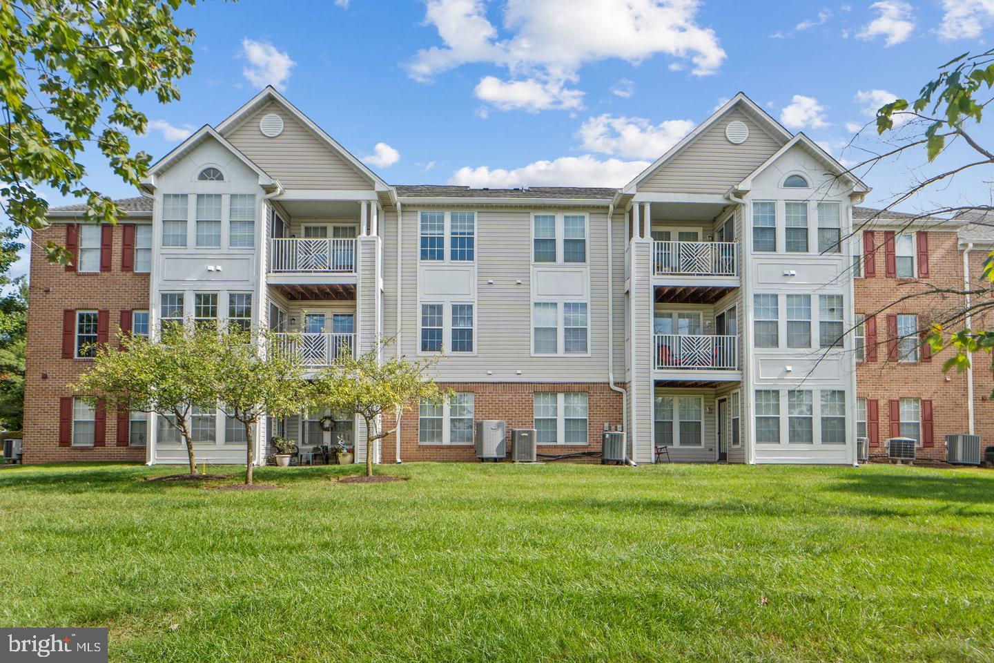 699 WINDING STREAM WAY 102