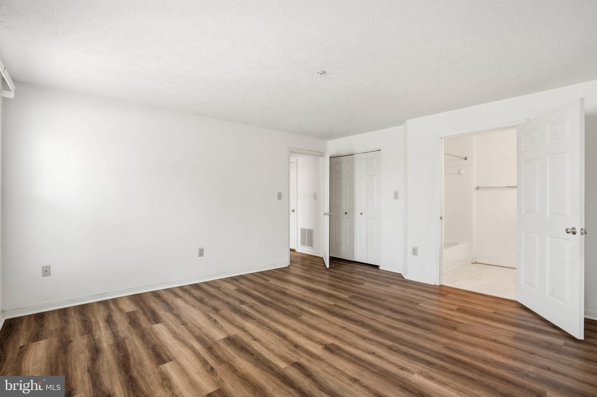 PINEY ORCHARD - Residential
