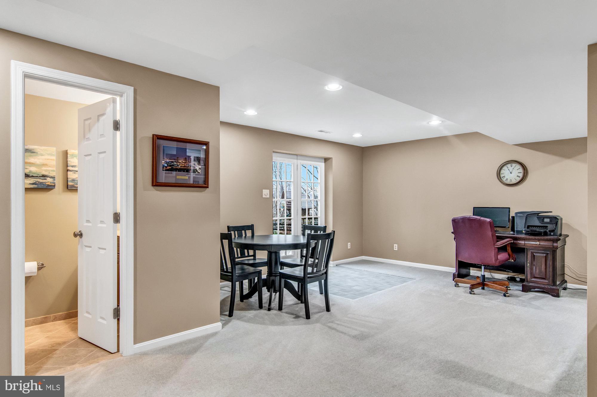 WESTPORT - Residential