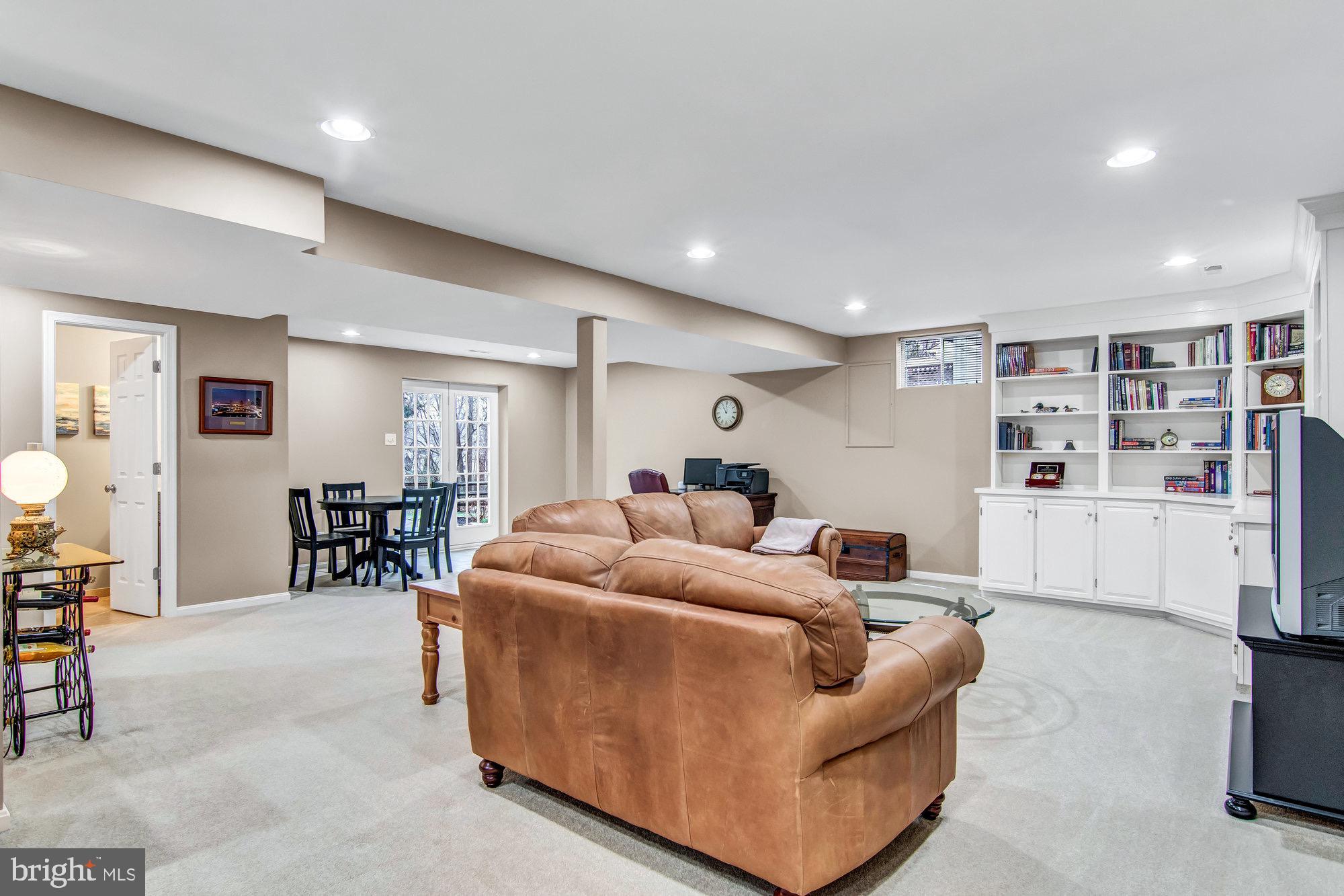 WESTPORT - Residential